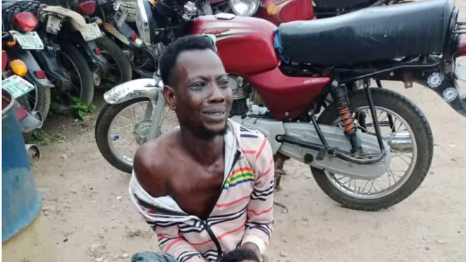 Kabiru to pa ọrẹbinrin rẹ