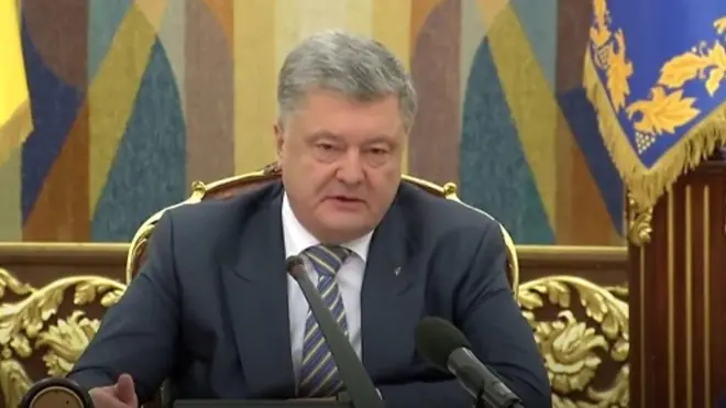 Що означає воєнний стан - словами Порошенка