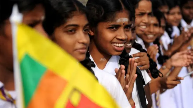 පාසල් දරුවන්ට අර්ධකාලීන රැකියා සඳහා අවසර දීම හොඳ ද ?