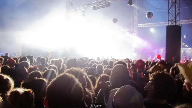 Paylaşılan musiqi təcrübəsi, bizim qrupa bağlılığımızı artırır (Mənbə: Alamy)