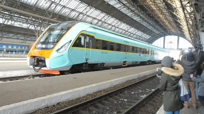 "Укрзалізниця" уже запустиля поїзд Київ-Львів-Перемишль