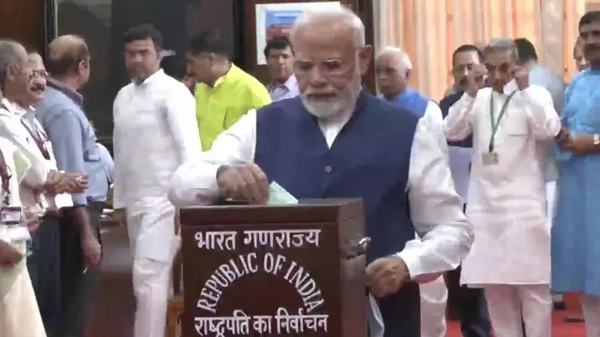 नरेंद्र मोदी