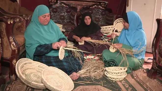 30% من الأسر المصرية تعولها سيدة