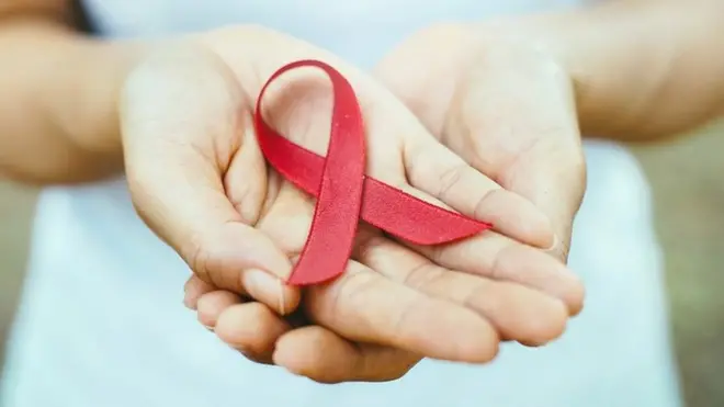 लाल रिबन