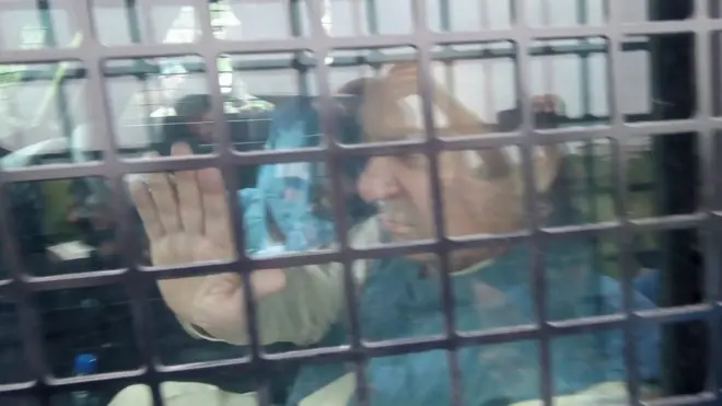 نواز شریف کو احتساب عدالت بکتر بند گاڑی میں لایا گیا