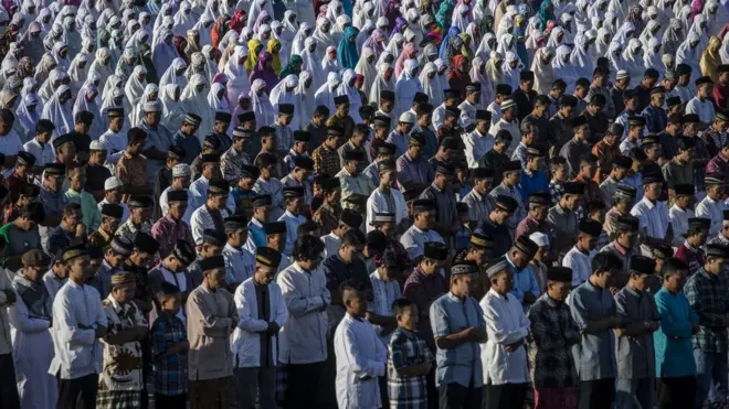 Salat Idul Fitri di Pantai Parangkusumo Jogjakarta tahun lalu.