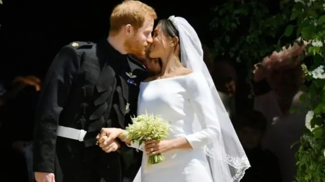 Prens Harry ve Meghan Markle evlendi