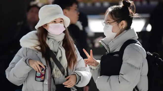 Китайские туристы в аэропорту Владивостока