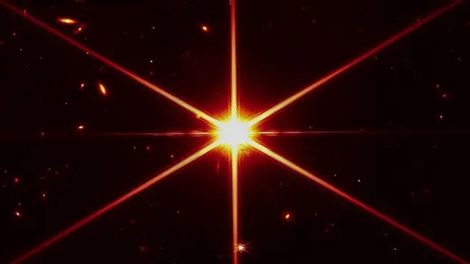 La estrella de prueba del telescopio se llama 2MASS J17554042+6551277.