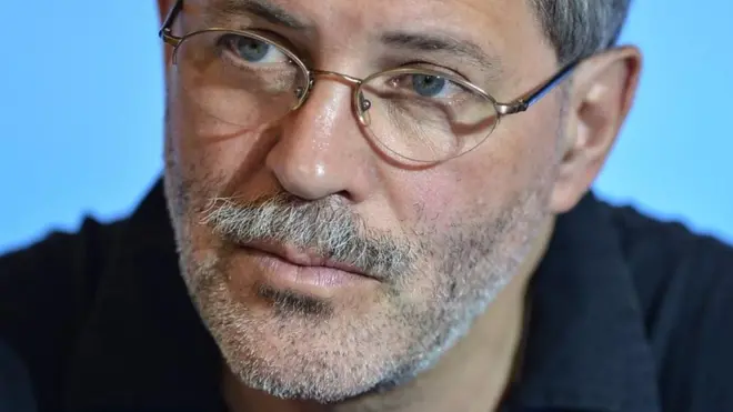 Пресс-секретарь государственной нефтяной компании "Роснефть" Михаил Леонтьев объяснил право ее президента Игоря Сечина на автомобиль с "мигалкой".