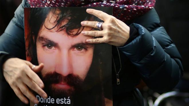 Cartel de Santiago Maldonado.