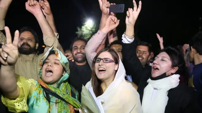 ISLAMABAD, PAKISTAN - APRIL 7: Supporters of opposition parties celebrate after Pakistanâs top court set aside the deputy speaker's ruling to dismiss a no-trust resolution against Prime Minister Imran Khan and the subsequent dissolution of the lower house of parliament by the president on the premier's advice, in Islamabad, Pakistan on April 7, 2022. (Photo by Muhammed Semih UÄurlu/Anadolu Agency via Getty Images)