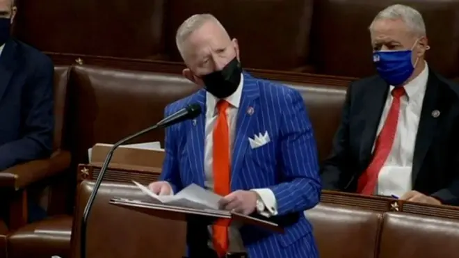 أنصار جمهوريون للرئيس دونالد ترامب ينقلبون عليه