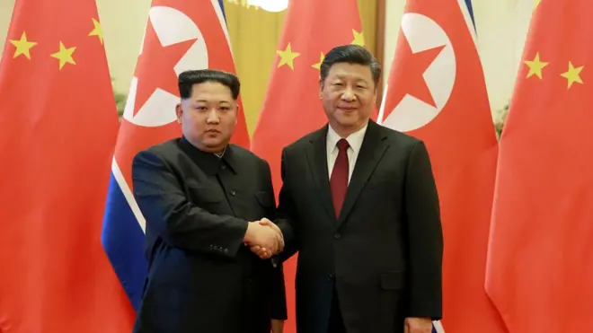 Кім Чен Ин здійснив візит до Пекіна, де вперше зустрівся з лідером Китая Сі Цзіньпіном