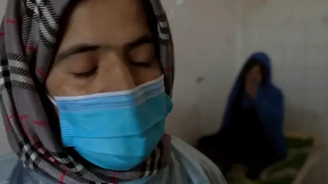 अफ़ग़ानिस्तान पर तालिबान के कब्ज़े को चार महीने बीत चुके हैं..इस दौरान देश की अर्थव्यवस्था ख़राब होती जा रही है.