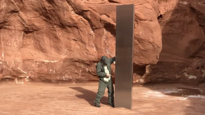 ఈ మోనోలిత్ గురించి వివరాలు తెలిస్తే చెప్పాలని అధికారులు సోషల్ మీడియా ద్వారా కోరారు