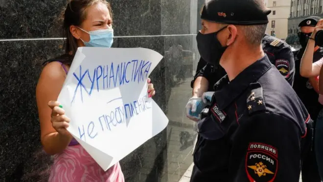 Suxufiyiinta Ruushka oo toddobaadki hore mudaharaaday iyaa ku dhawaaqayey halku dhigga ah 'Wariyanimadu ma aha dambi'