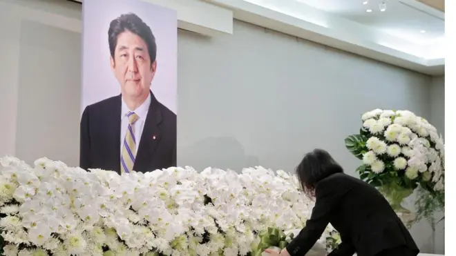 아베 총리 피살 충격