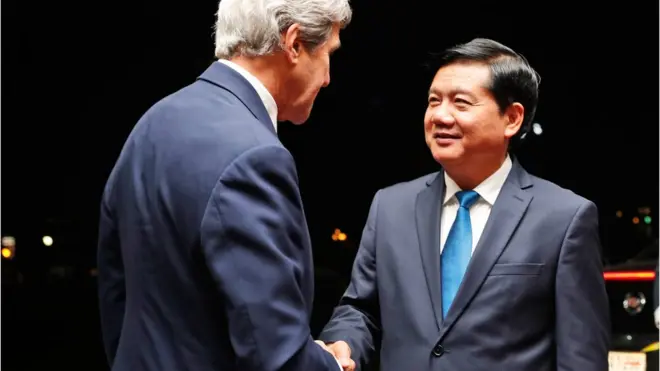 Ông Đinh La Thăng từng được cho là nhân vật thuộc 'thế hệ trẻ, sáng giá và đầy hứa hẹn' trong hàng ngũ lãnh đạo của Việt Nam trước Hội nghị Trung ương 5.