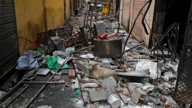 پرتشدد واقعات کے چوتھے دن جمعرات کو بھی انڈین دارالحکومت کے متاثرہ علاقوں میں حالات مکمل طور پر معمول پر نہیں آ سکے ہیں