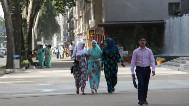 Таджикистан одним из последних среди бывших советских республик объявил о своей независимости.