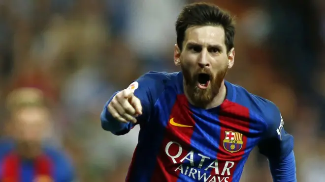 Lionel Messi merayakan gol dalam pertandingan antara Real Madrid melawan Barcelona pada tanggal 23 April 2017.