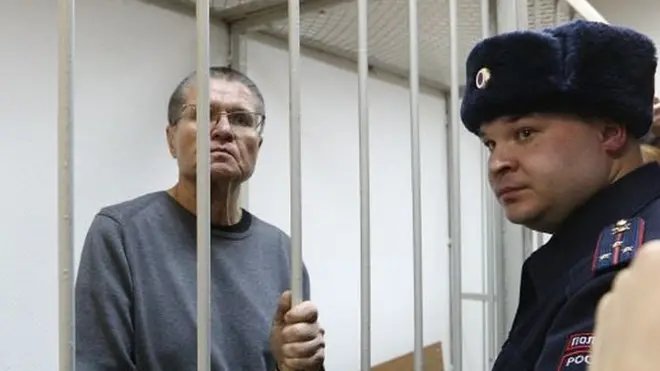 В суде Алексей Улюкаев вину во взятке не признал, обвинив главу "Роснефти" Игоря Сечина в провокации и ложном доносе