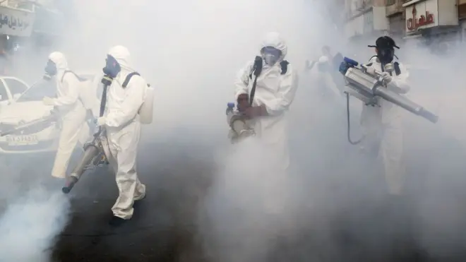 حملة تعقيم وتنظيف بعد انتشار فيروس كورونا في إيران