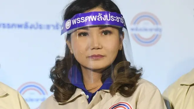 "เป็นเรื่องปกติทางการเมืองที่ต้องมีคำวิพากษ์ วิจารณ์ อะไรที่นำมาปรับปรุงได้ เราก็จะนำมาปรับปรุง" นางนฤมล ภิญโญสินวัฒน์กล่าวหลังถูกวิจารณ์หนักถึงคุณสมบัติในการนำทีมเศรษฐกิจของพรรคพลังประชารัฐ