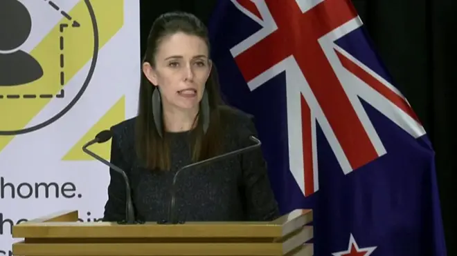 رئيسة وزراء نيوزيلندا تخفض راتبها ورواتب وزرائها وسط أزمة فيروس كورونا