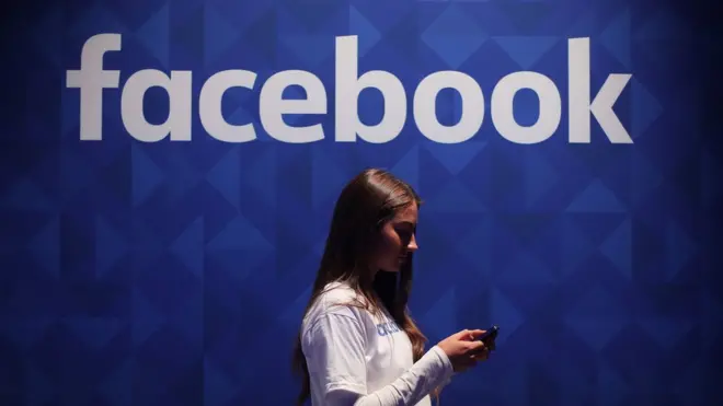 Количество пользователей Facebook превышает два миллиарда