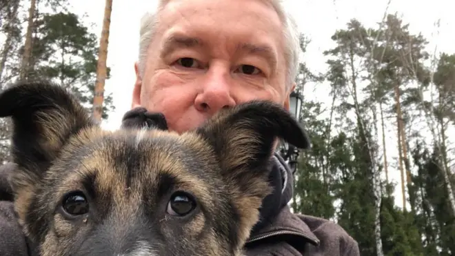 Сергей Собянин даже сделал селфи с собакой Джоуи