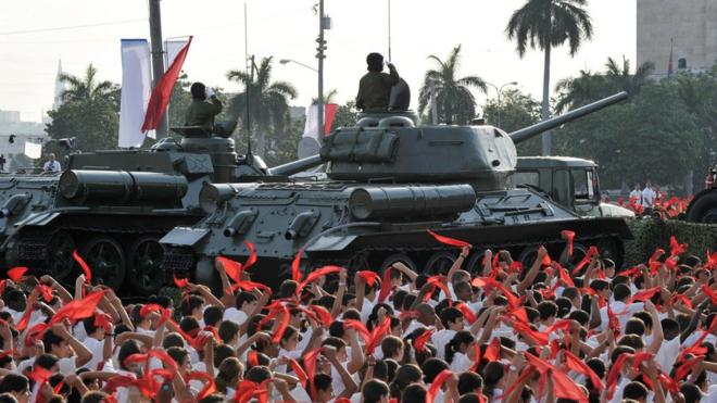 Су-100 и Т-34 на торжествах в Гаване