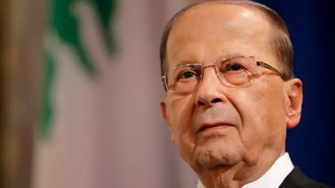Le président du Liban, Michel Aoun, accuse Ryad de détenir le premier ministre Saad Hariri.