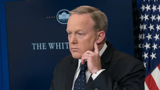 شان سپائسر کا کہنا تھا کہ 'اس معاملے میں جو چار ممالک ملوث ہیں، ہمارا ماننا ہے کہ یہ ایک فیملی معاملہ ہے اور اسے انھیں (آپس میں ہی) حل کرنا چاہیے۔'