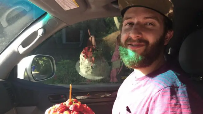 Taliesin Myrddin Namkai-Meche, 23, salah seorang pria yang tewas karena membela dua remaja di kereta Portland, baru saja lulus kuliah.