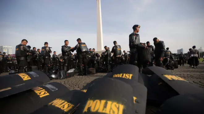Kepolisian Republik Indonesia akan menyiapkan sekitar 7.000 personel polisi, termasuk Brimob, untuk mengamankan unjuk rasa 4 November.