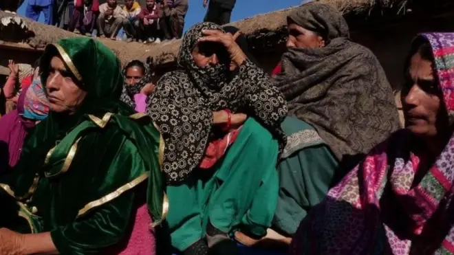 رام بن میں عامر مگرے کا خاندان انصاف کے حصول کے لیے احتجاجی مظاہرہ کر رہا ہے