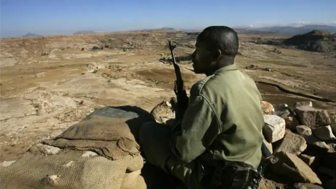 Dagaal ayaa labada dal ku dhex maray xudduudda 1998 - 2000