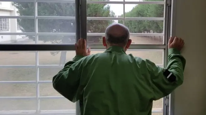 يلجأ مسنون يابانيون لارتكاب جنح حتى يدخلوا السجن