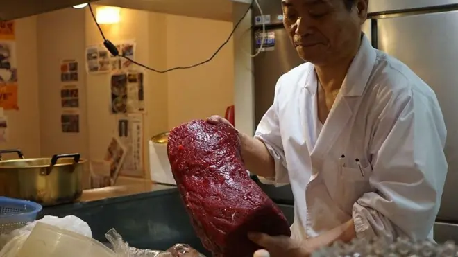 Daging paus kembali dijual di Jepang