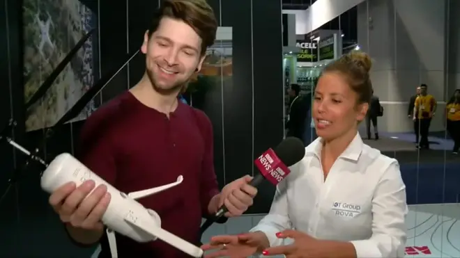 米ラスベガスで今月開催された世界最大の家電見本市「CES」で、セルフィー（自撮り）ができるカメラ付きドローンが出展された。