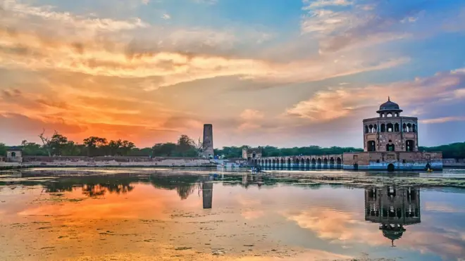 محمد اشعر کا تعلق لاہور سے ہے اور وہ ایک سافٹ انجیئر ہیں