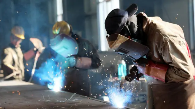 EE. UU. impuso tarifas tarifas aduaneras de 25% al acero.