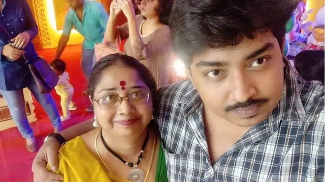 માતા સાથે ગૌરવ