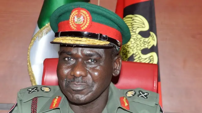 Tukur Buratai bụ onyeisi ndị agha Naijiria