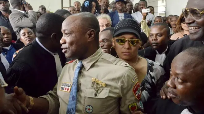 Le chanteur congolais Koffi Olomidé devant un tribunal de Kinshasa, le 16 août 2012