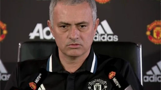 Mourinho muốn xác lập kỷ lục tại League Cup