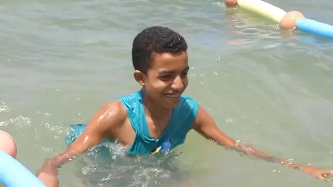 محافظة الإسكندرية هذا الصيف أول شاطئ مخصص للمكفوفين في مصر. جهز الشاطئ بعدد من وسائل الحماية توفر للمكفوفين تجربة سباحة ممتعة في البحر دون الحاجه لمُرافق.