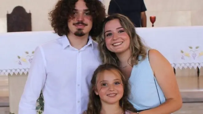 Claudia says she suffers from eco-anxiety, her brother Martim's allergies have soared and her younger sister Mariana is recently diagnosed with asthma.